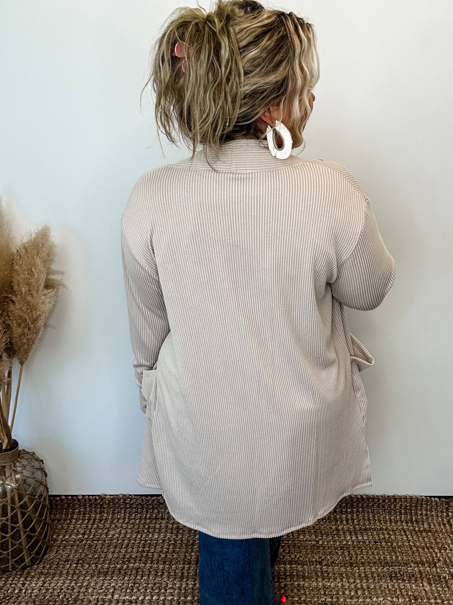 REESE RIBBED CARDIGAN: VINTAGE BLACK / OS